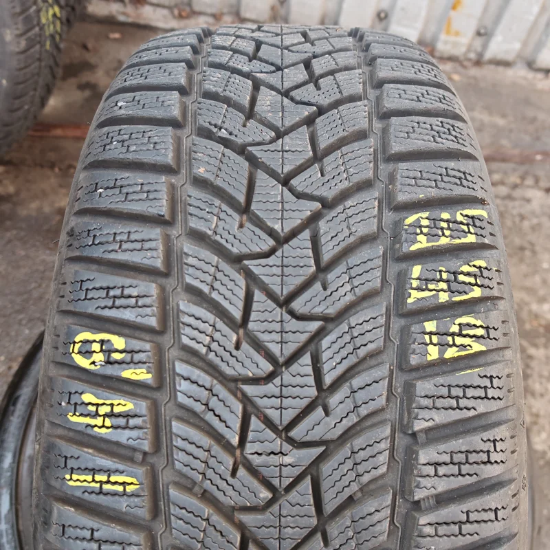 Dunlop SP Winter Sport 5